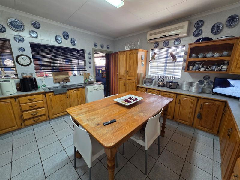 ABSOLUTELY STUNNING HOUSE FOR SALE IN Vaalpark - Photo 7