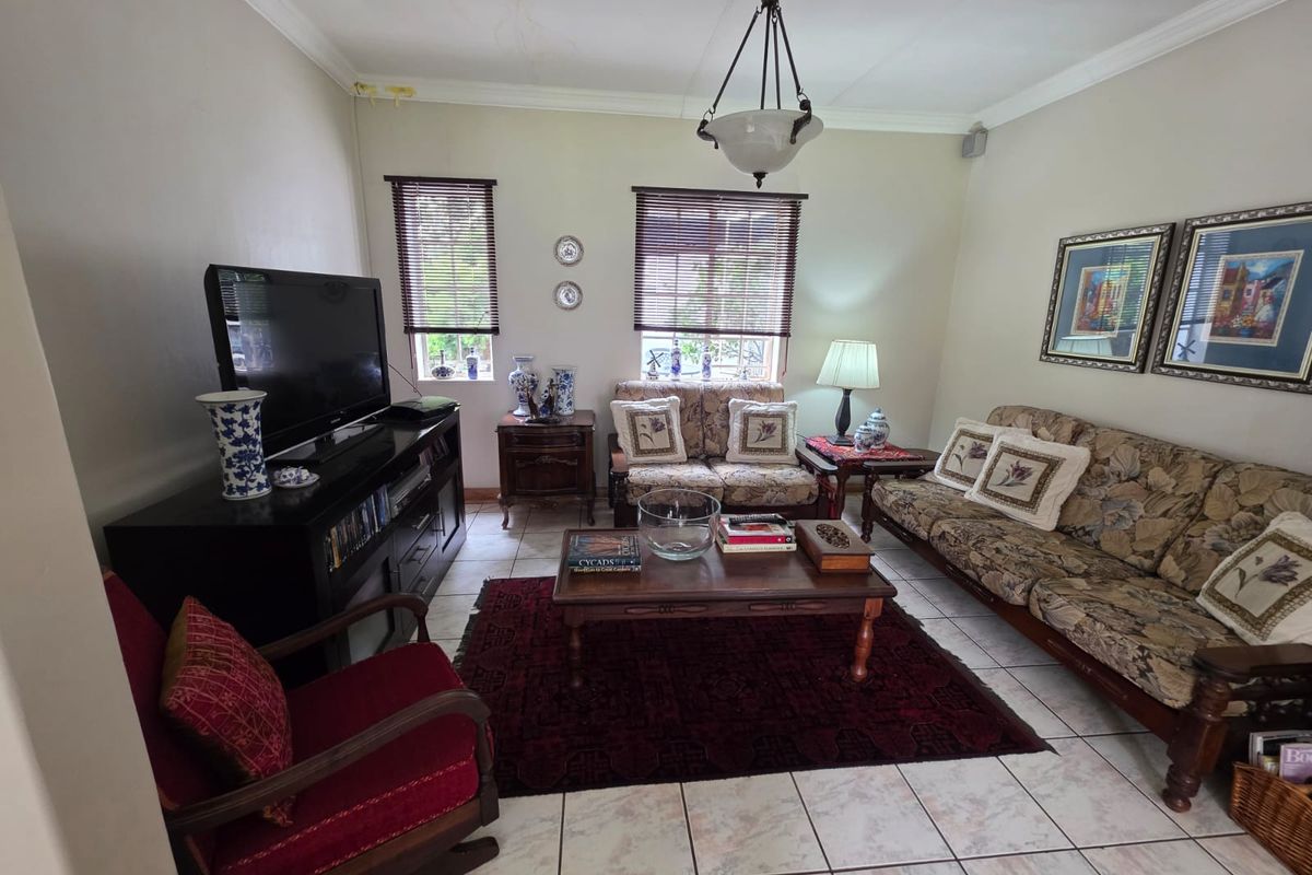 ABSOLUTELY STUNNING HOUSE FOR SALE IN Vaalpark - Photo 4
