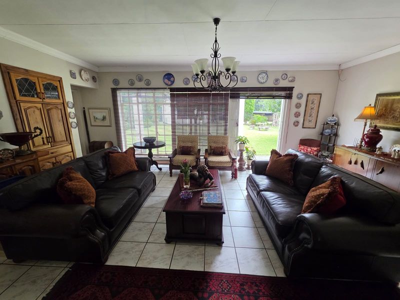 ABSOLUTELY STUNNING HOUSE FOR SALE IN Vaalpark - Photo 3