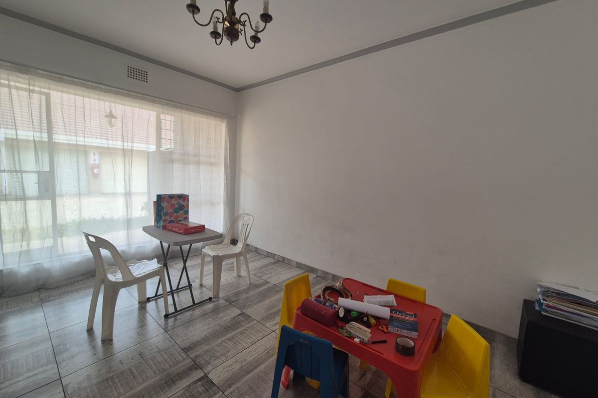 !Lovely Apartment in Safe and Secure Complex! - Photo 2