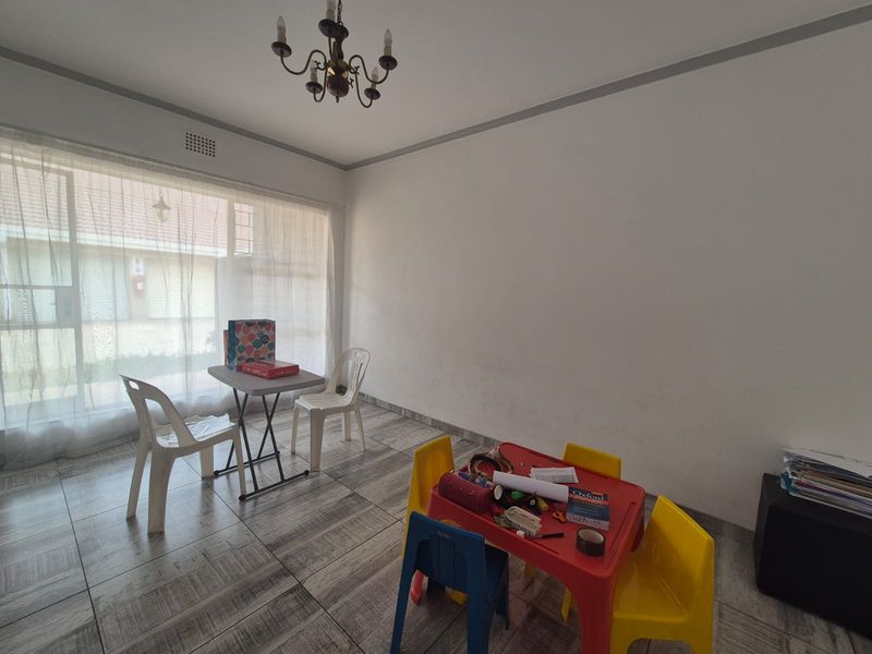 !Lovely Apartment in Safe and Secure Complex! - Photo 2