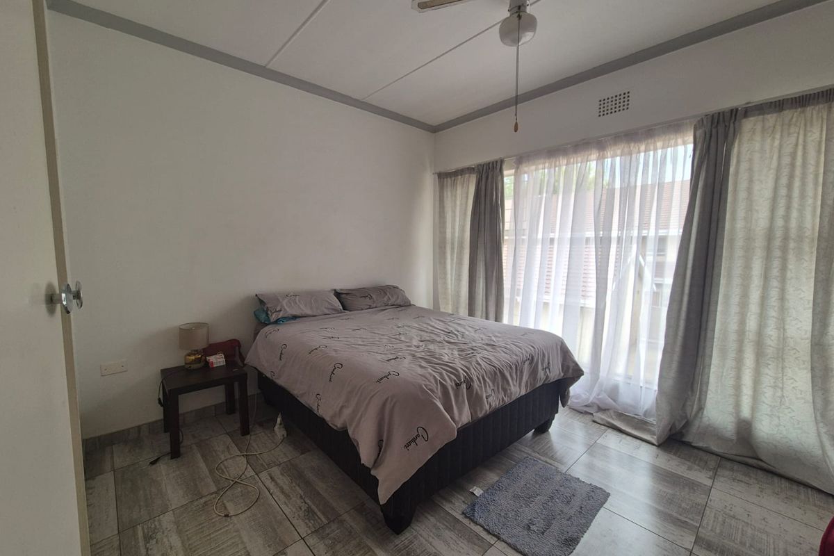 !Lovely Apartment in Safe and Secure Complex! - Photo 3