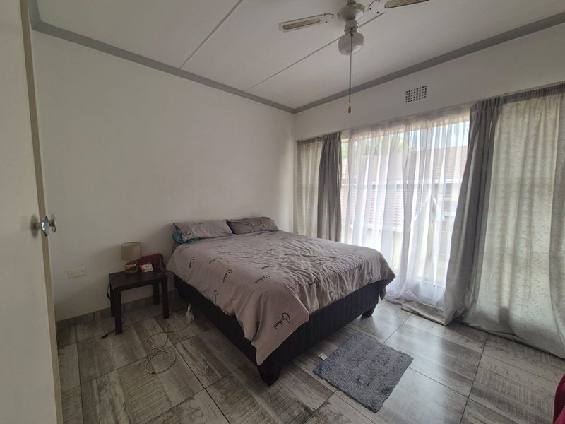 !Lovely Apartment in Safe and Secure Complex! - Photo 3