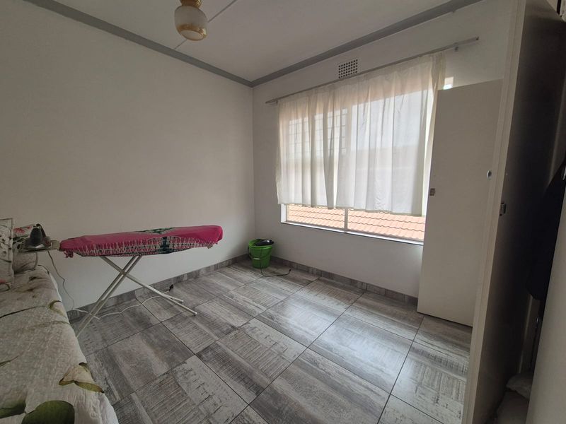 !Lovely Apartment in Safe and Secure Complex! - Photo 5