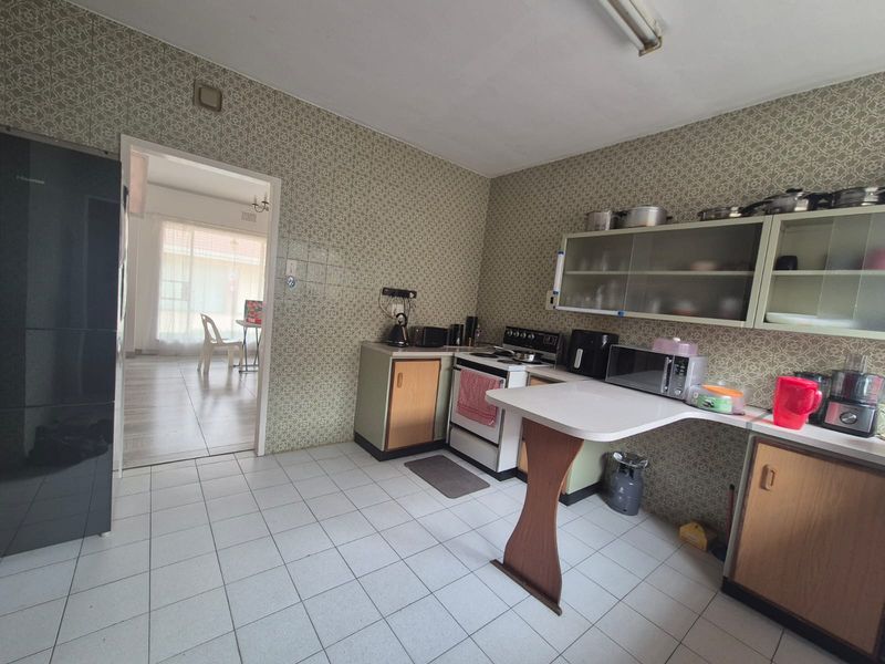 !Lovely Apartment in Safe and Secure Complex! - Photo 9