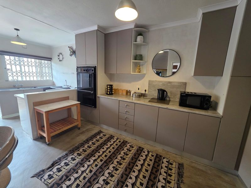 ABSOLUTELY STUNNING NEWLY RENOVATED DUPLEX FOR SALE IN THREE RIVERS PROPER - Photo 5