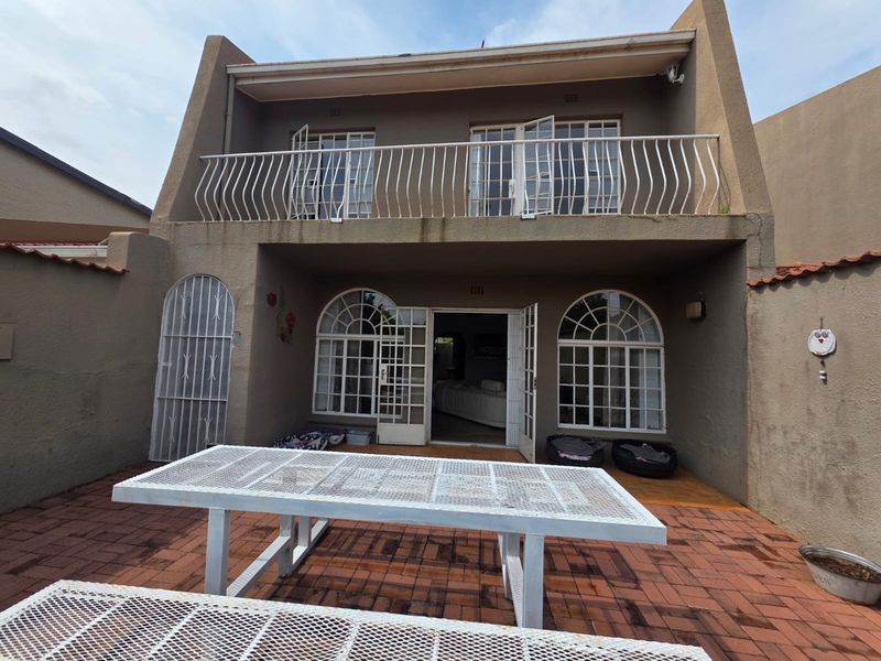 ABSOLUTELY STUNNING NEWLY RENOVATED DUPLEX FOR SALE IN THREE RIVERS PROPER - Photo 8