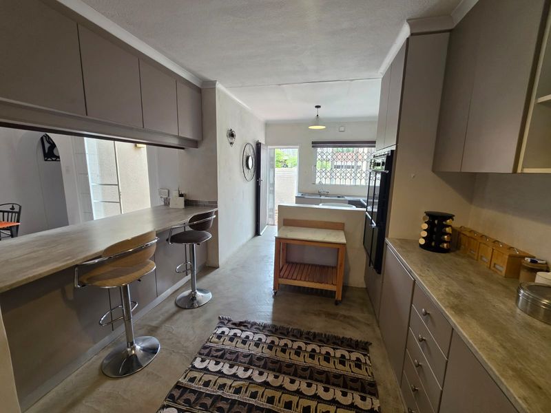 ABSOLUTELY STUNNING NEWLY RENOVATED DUPLEX FOR SALE IN THREE RIVERS PROPER - Photo 4