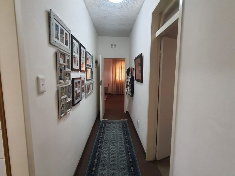 Beautiful 2 Bedrooms and 2 Bathrooms Ground Floor Unit Can Now Be Yours - Photo 8