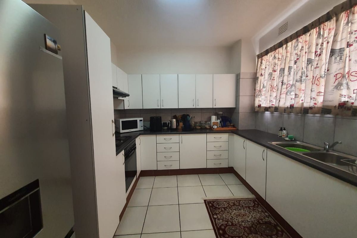 Beautiful 2 Bedrooms and 2 Bathrooms Ground Floor Unit Can Now Be Yours - Photo 4