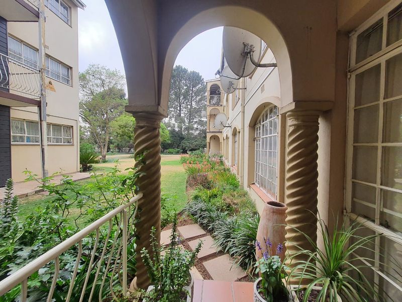 Beautiful 2 Bedrooms and 2 Bathrooms Ground Floor Unit Can Now Be Yours - Photo 10