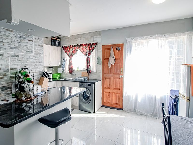 2 Bedroom Duplex Annlin - Photo 2