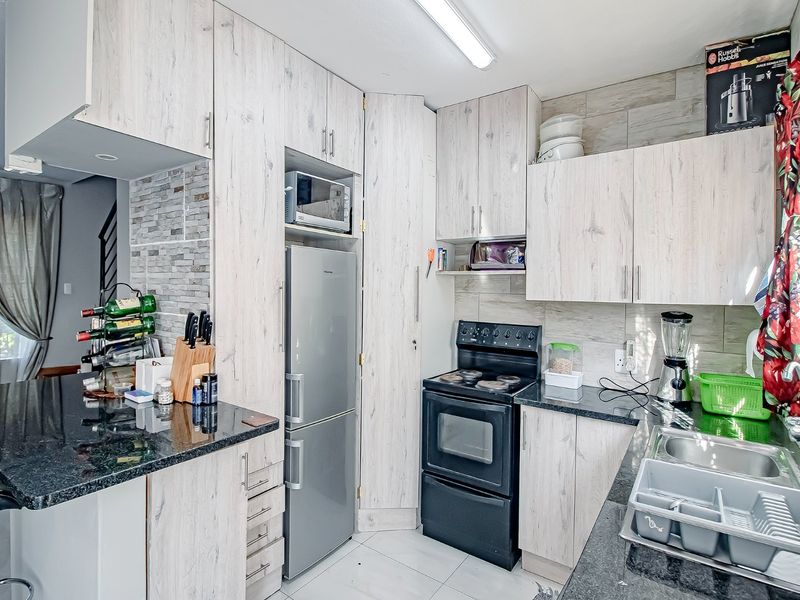 2 Bedroom Duplex Annlin - Photo 3