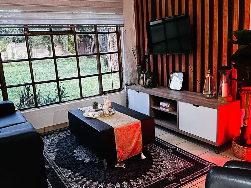 BEAUTIFUL FULLY FURNISHED GARDEN COTTAGE TO RENT IN VAALPARK - Photo 7