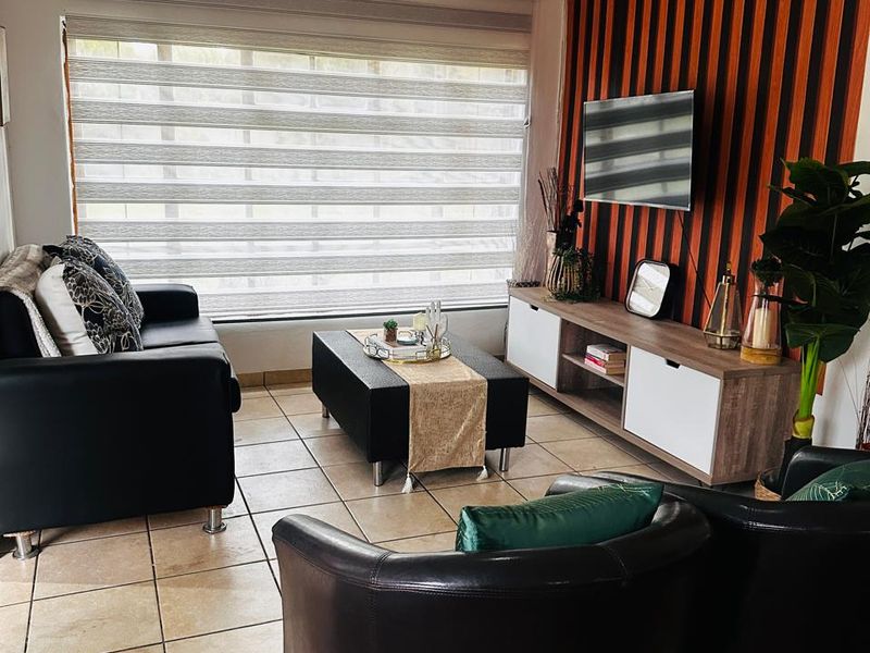 BEAUTIFUL FULLY FURNISHED GARDEN COTTAGE TO RENT IN VAALPARK - Photo 6