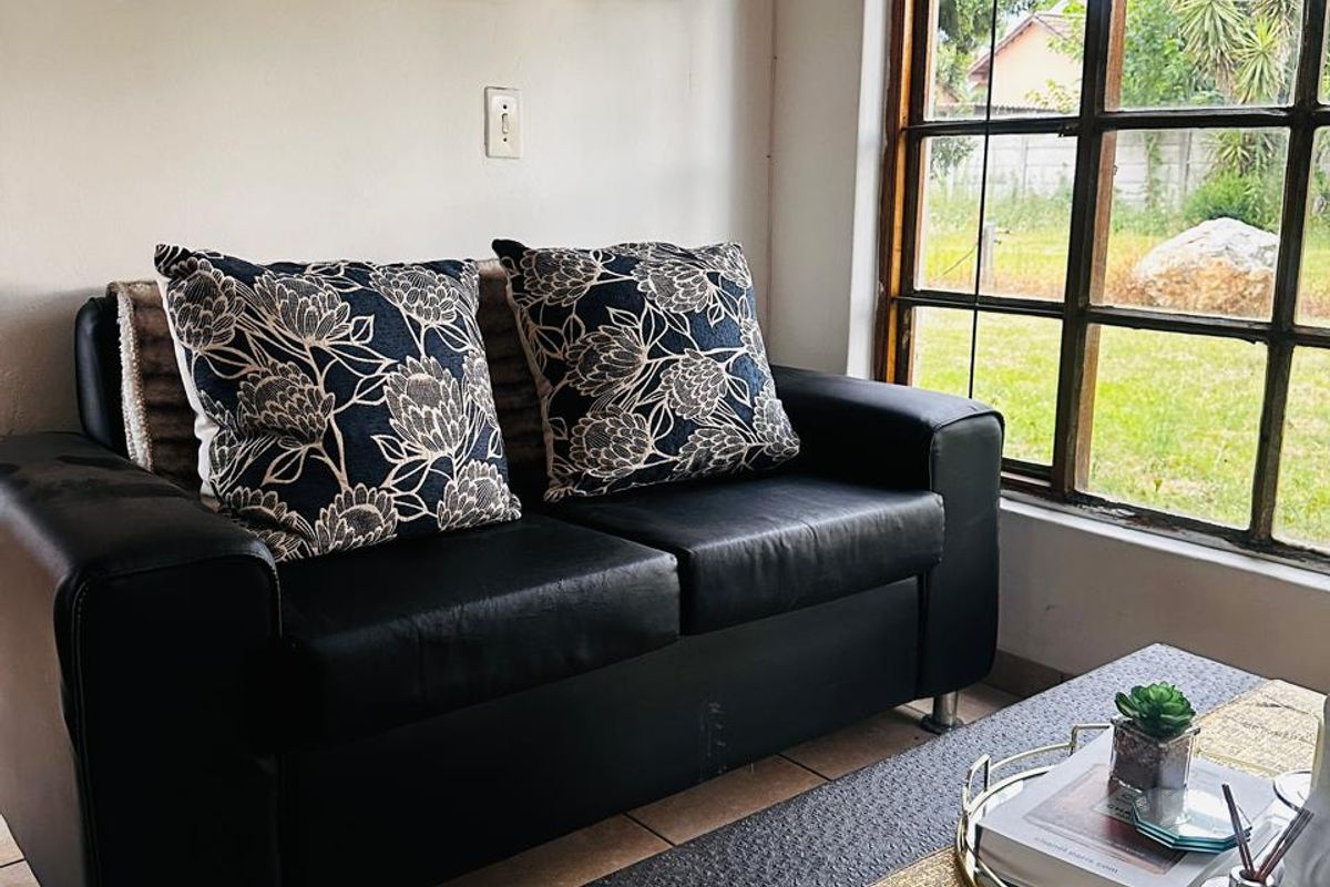 BEAUTIFUL FULLY FURNISHED GARDEN COTTAGE TO RENT IN VAALPARK - Photo 2