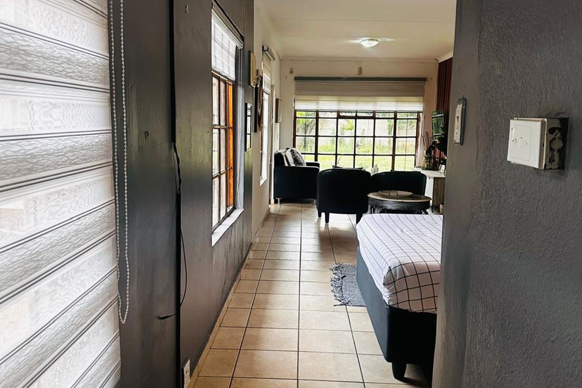 BEAUTIFUL FULLY FURNISHED GARDEN COTTAGE TO RENT IN VAALPARK - Photo 3