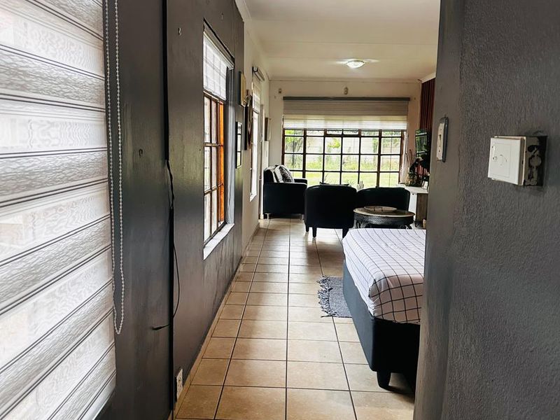 BEAUTIFUL FULLY FURNISHED GARDEN COTTAGE TO RENT IN VAALPARK - Photo 3