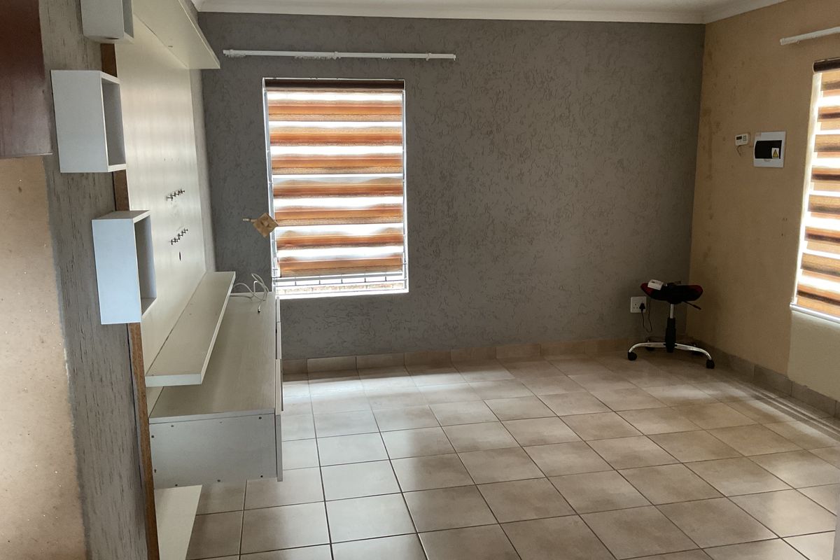 Freestanding For Sale In Centurion - Photo 2