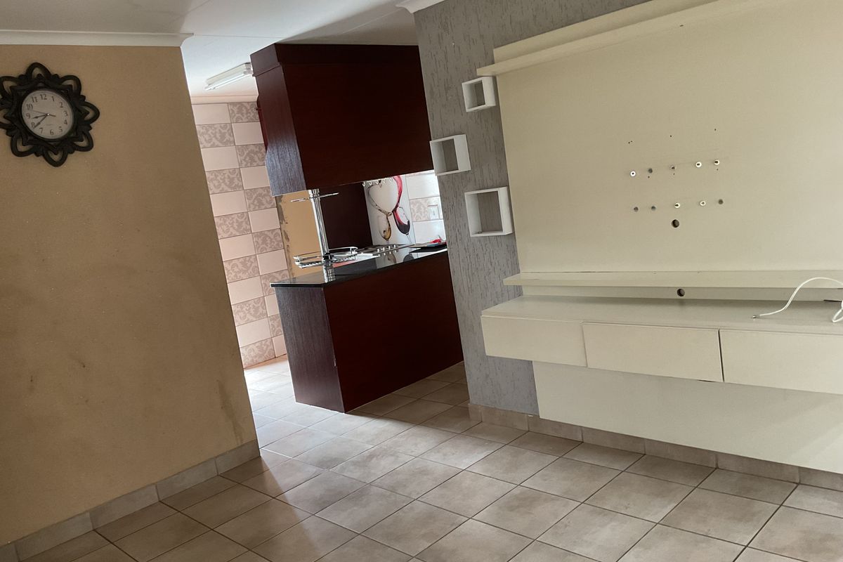 Freestanding For Sale In Centurion - Photo 4