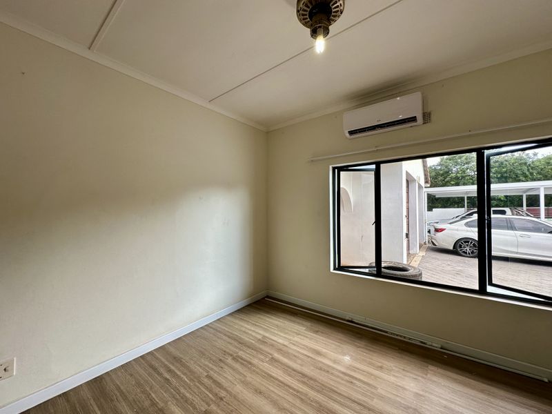 Contemporary 5-Bedroom Family Home in Prestigious Meer En See - Photo 8