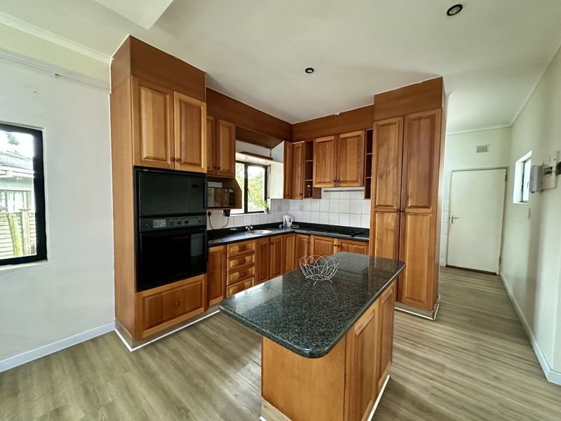 Contemporary 5-Bedroom Family Home in Prestigious Meer En See - Photo 7