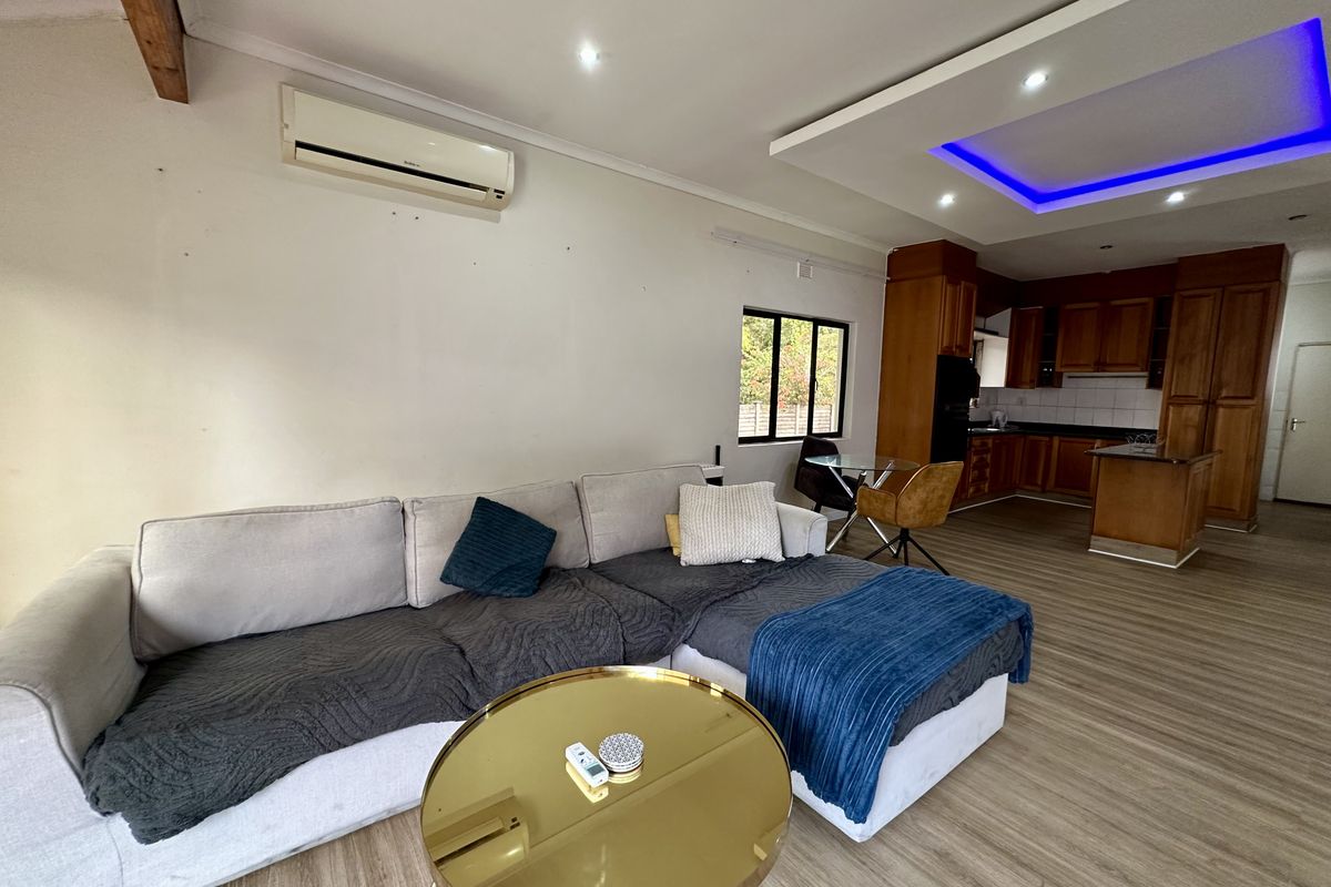 Contemporary 5-Bedroom Family Home in Prestigious Meer En See - Photo 3