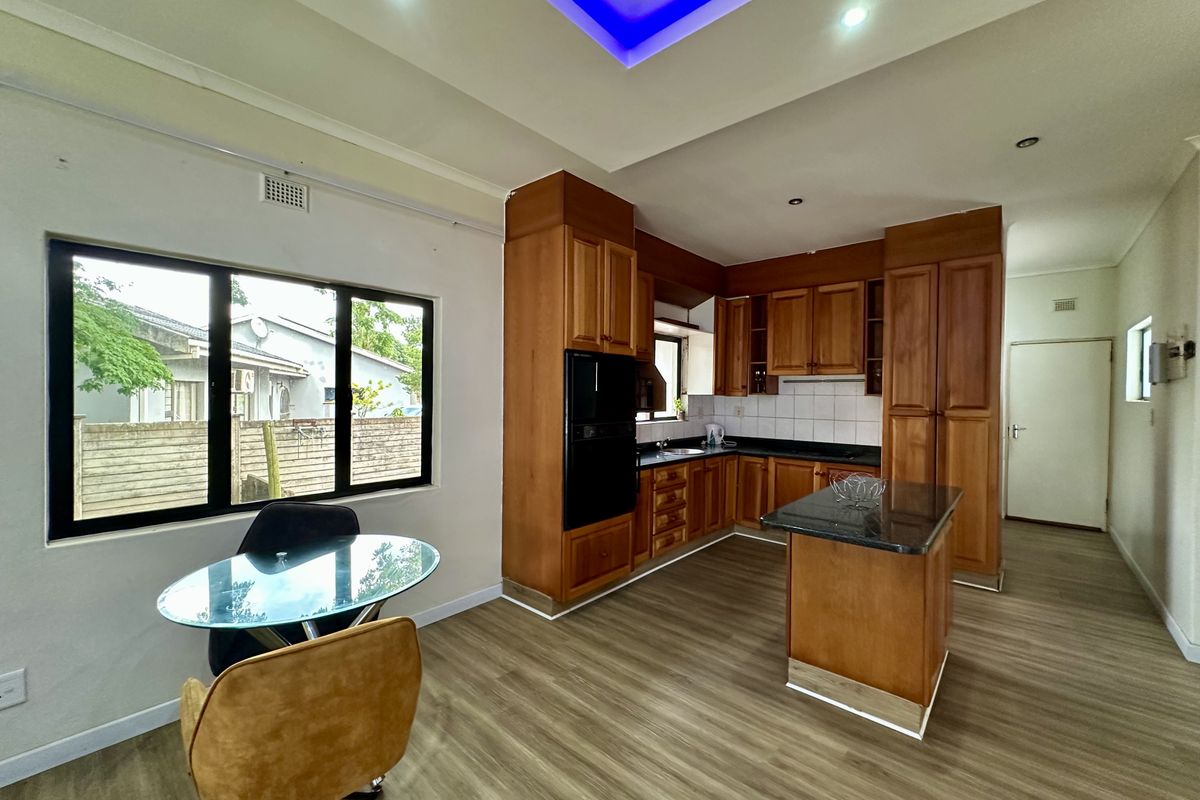 Contemporary 5-Bedroom Family Home in Prestigious Meer En See - Photo 4