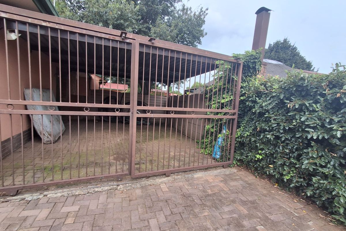 Spacious Family Home for Sale in Risiville, Meyerton. - Photo 3