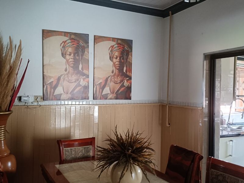 Spacious Family Home with Flatlet & Pool in Vanderbijlpark CW6 - Photo 9