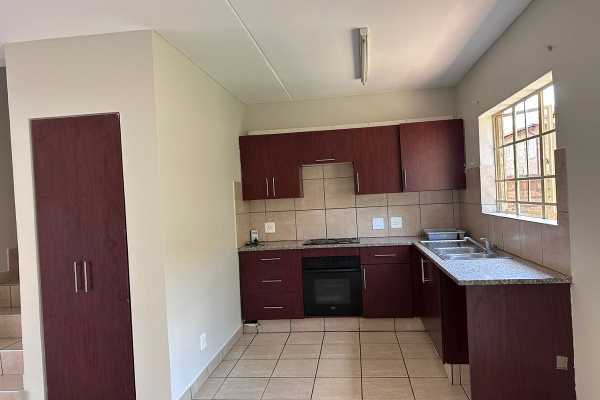 3 Bedroom Duplex Annlin - Photo 2