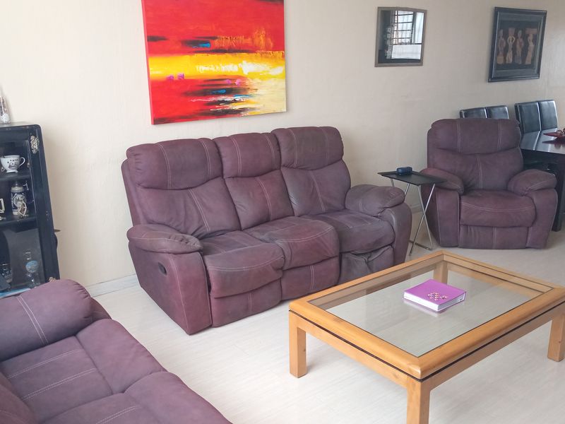 This lovely flat, situated on the 9th floor - Photo 6