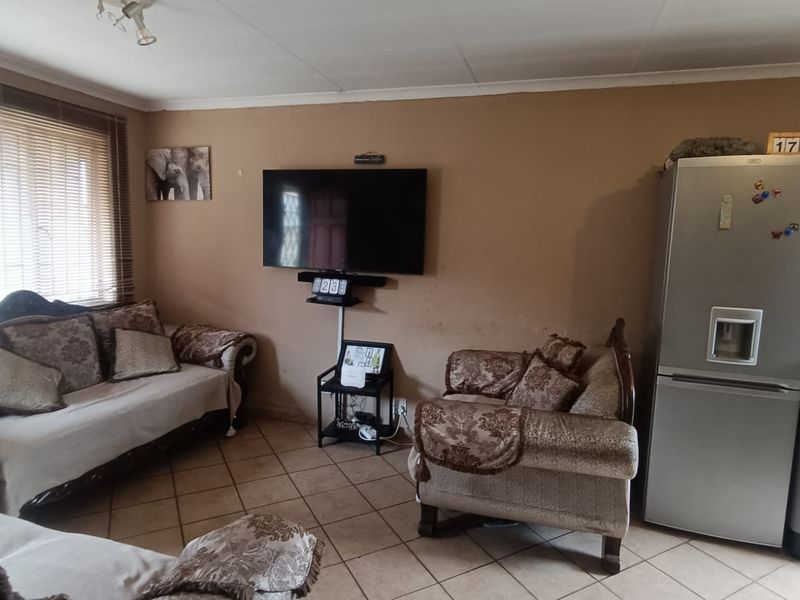 3 Bedroom Home in Gated Community – Walking Distance to NWU - Photo 9