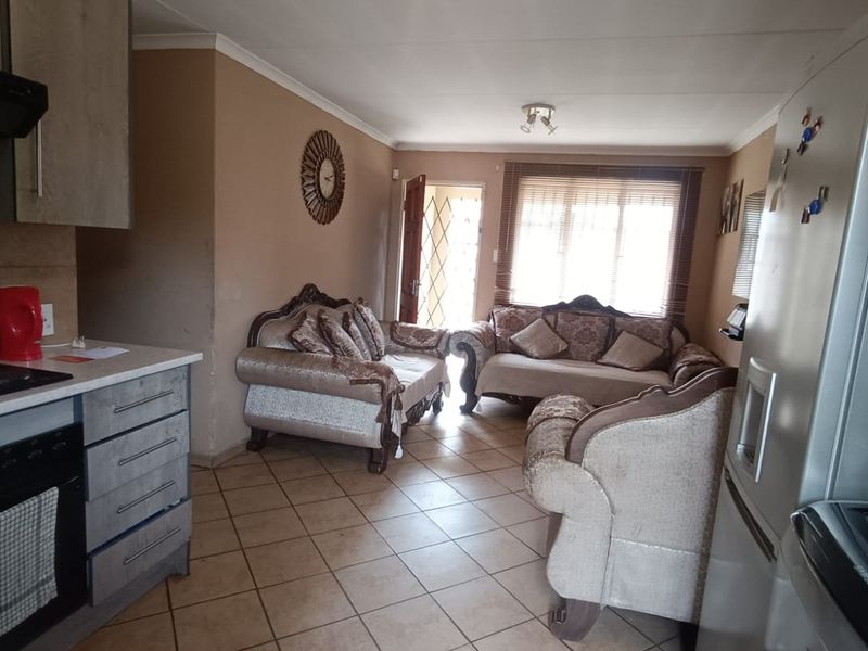 3 Bedroom Home in Gated Community – Walking Distance to NWU - Photo 10