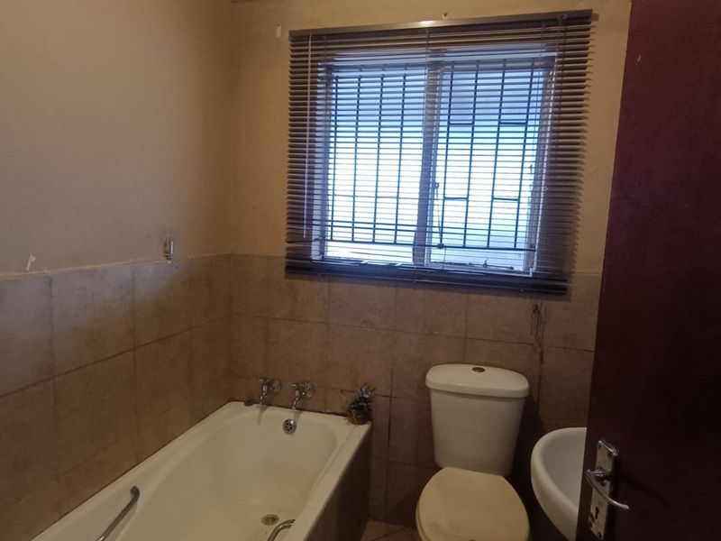 3 Bedroom Home in Gated Community – Walking Distance to NWU - Photo 6