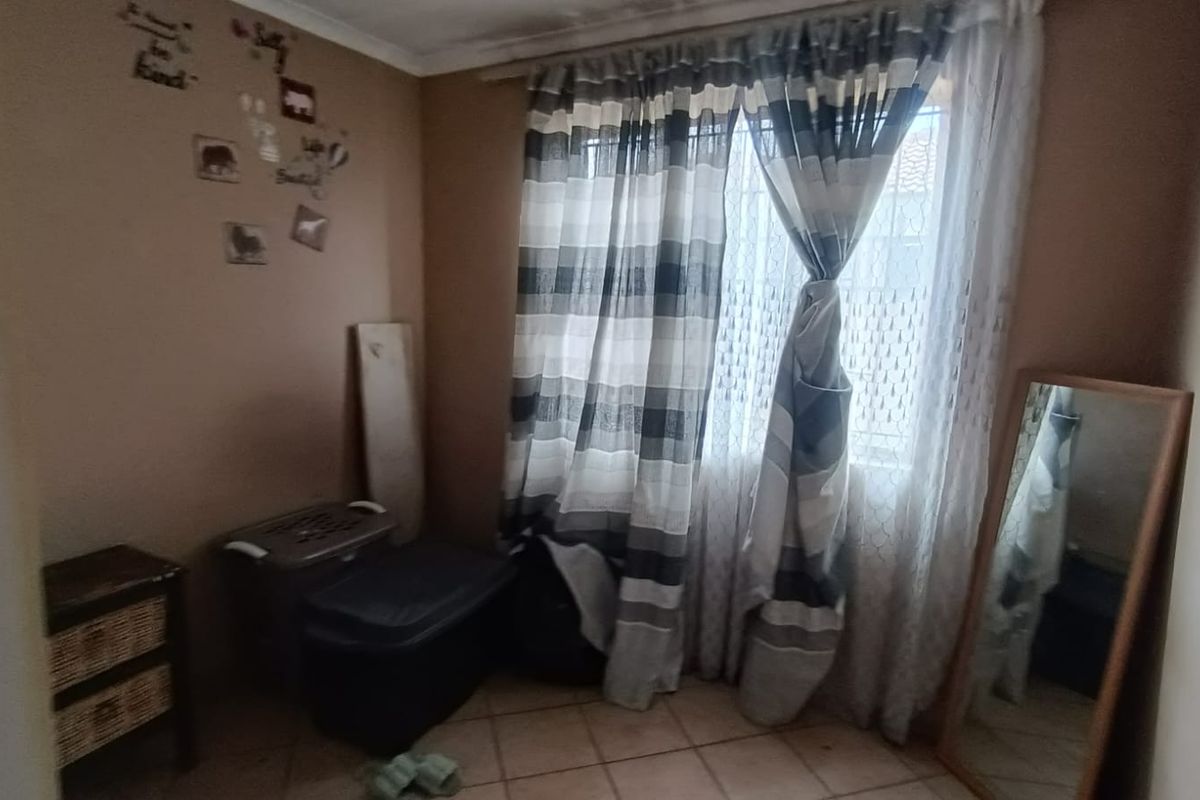 3 Bedroom Home in Gated Community – Walking Distance to NWU - Photo 3