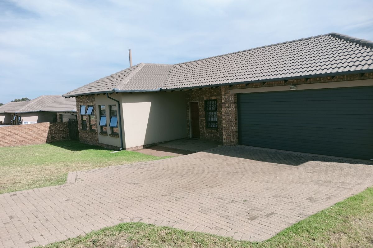 A ready to move in hidden gem in Witbank - Photo 2