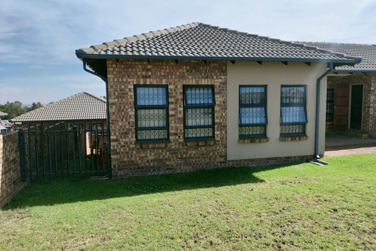 A ready to move in hidden gem in Witbank - Photo 3
