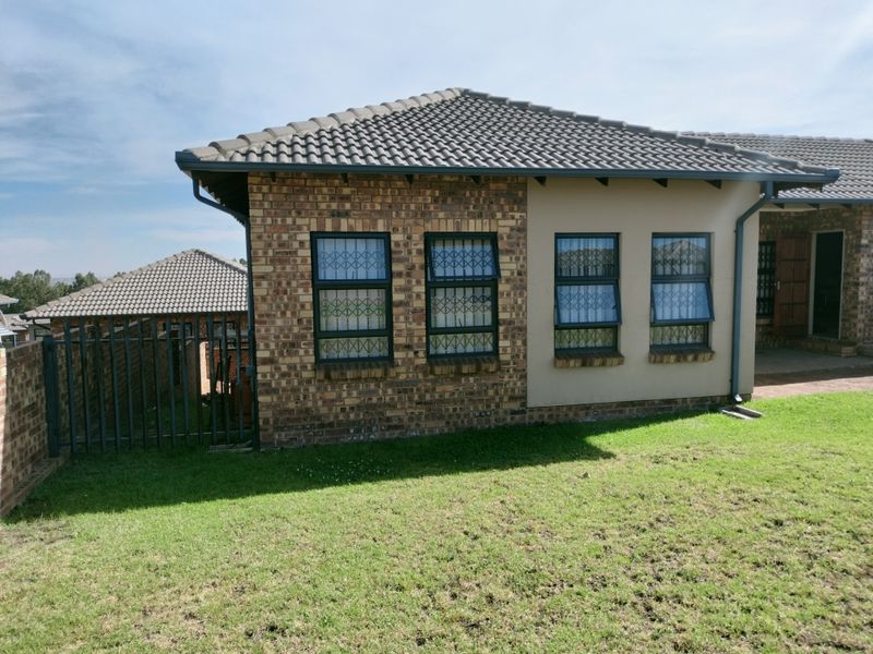 A ready to move in hidden gem in Witbank - Photo 3