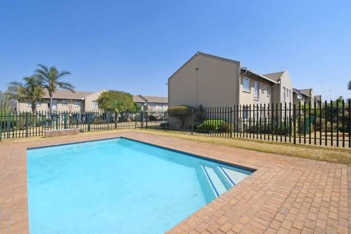 2 Bedroom Apartment In Ravenswood - Photo 2