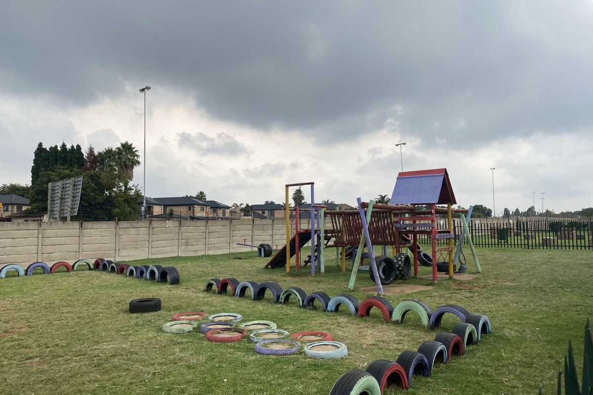 2 Bedroom Apartment In Ravenswood - Photo 3