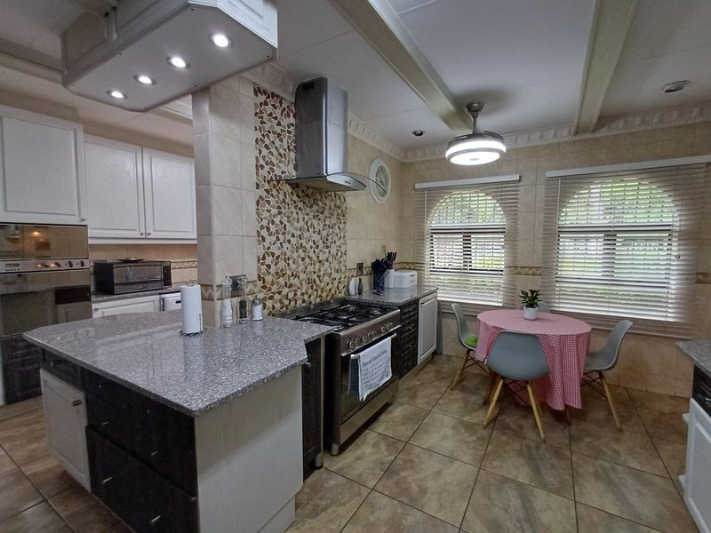 Let Me Take Your Breath Away With This Huge Double Story Family Home - Photo 2