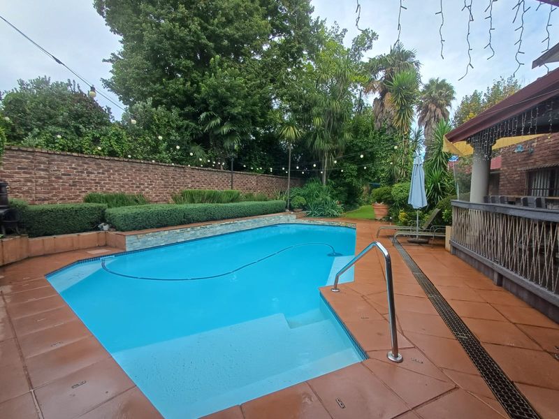 Let Me Take Your Breath Away With This Huge Double Story Family Home - Photo 7