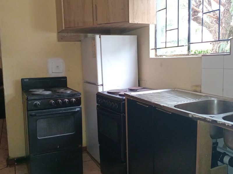 This lovely home offers 2 spacious bedrooms - Photo 5