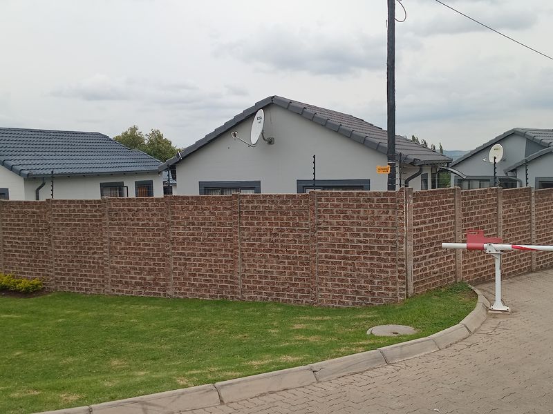 This lovely home offers 2 spacious bedrooms - Photo 10