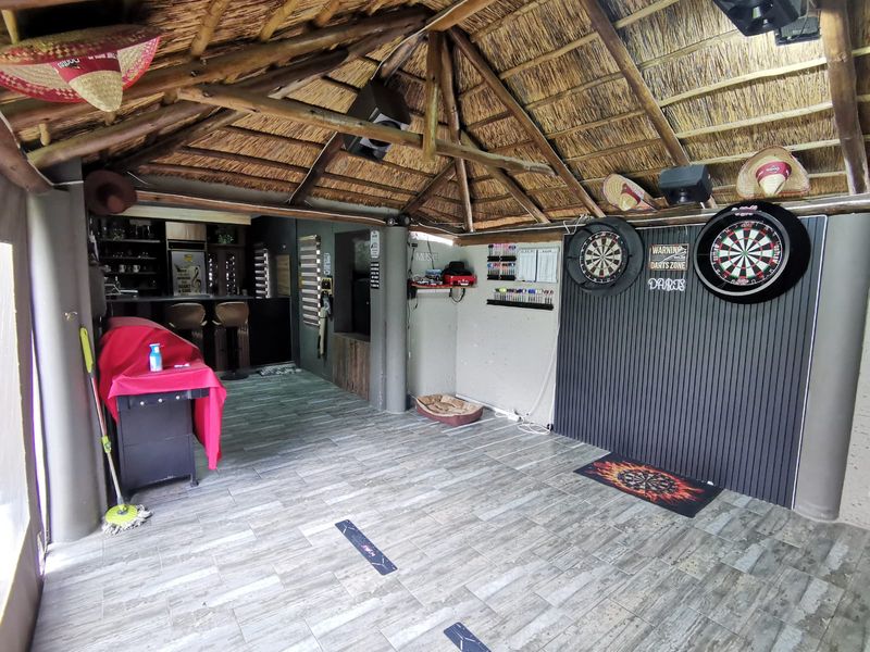 Stylish Double-Storey 3-Bedroom Home in Secure Estate – Move-In Read - Photo 6