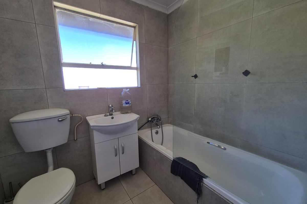 !Lovely Apartment in Safe and Secure Complex - Photo 5