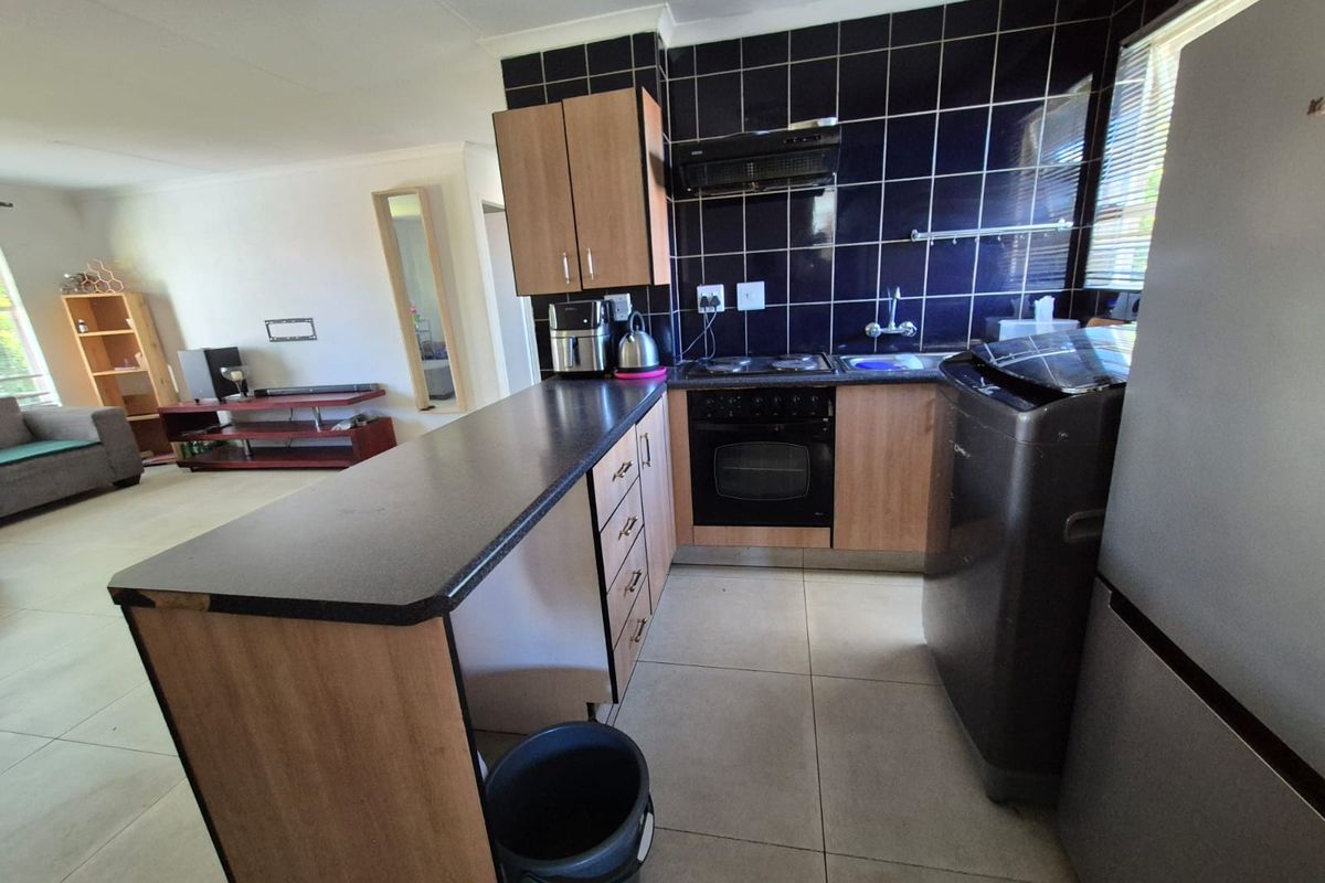 !Lovely Apartment in Safe and Secure Complex - Photo 3