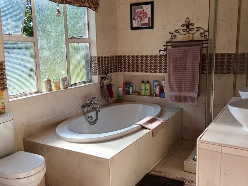 1 OF 2 AGRICULTURAL HOLDINGS FOR SALE IN Glen Donald. - Photo 10