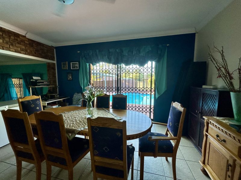 Prime Meer En See Family Home with Flatlet & Exceptional Entertainment Living - Photo 5